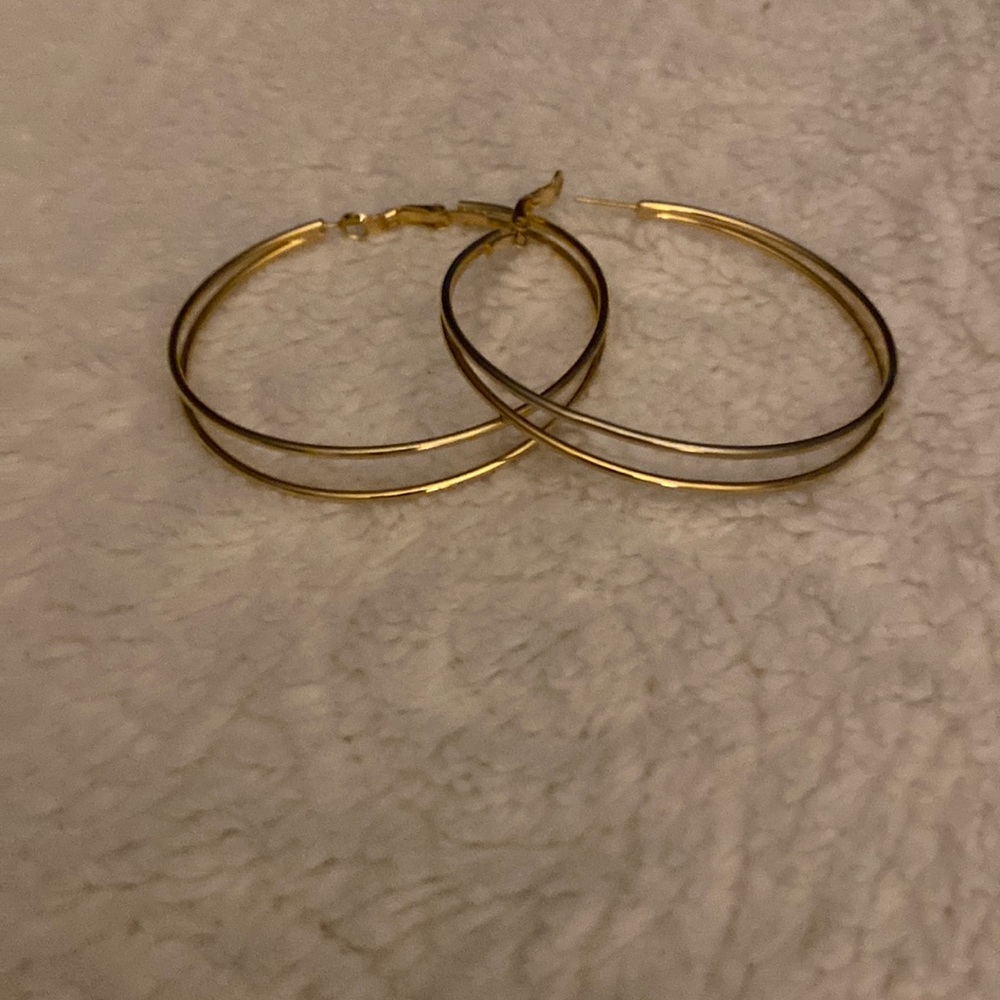 ❤️Gold Plated Hoop Earrings!